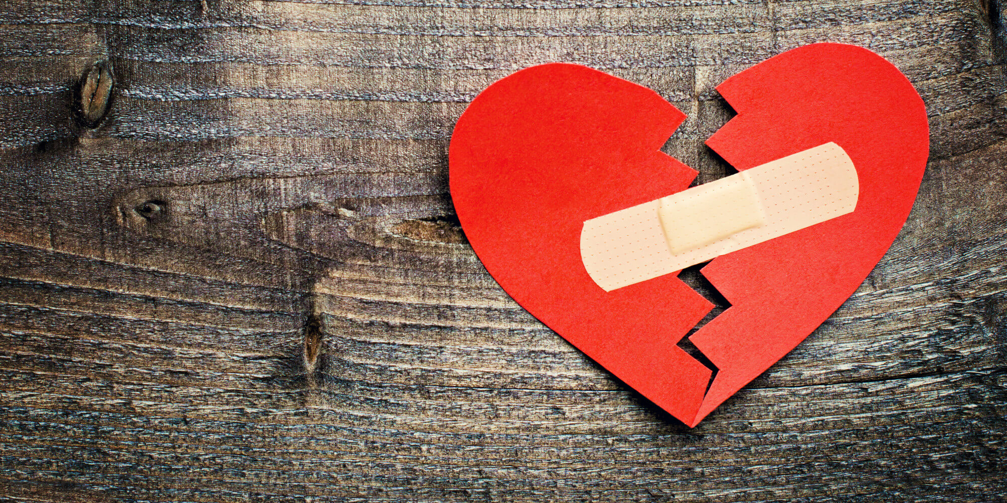 6 Cara Menyembuhkan Hati yang Terluka - uprint.id