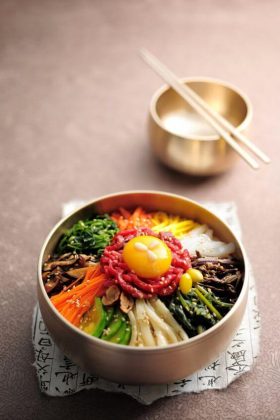 10 Makanan Korea Terlezat yang Wajib Kamu Cicipi - Uprint.id