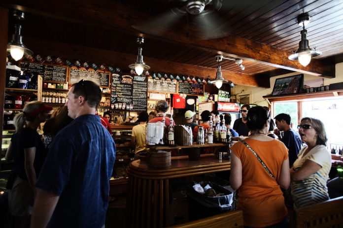 Mengenalkan Coffee Shop Baru ke Dunia Luar, Gunakan 4 Cara Ini! - Uprint.id
