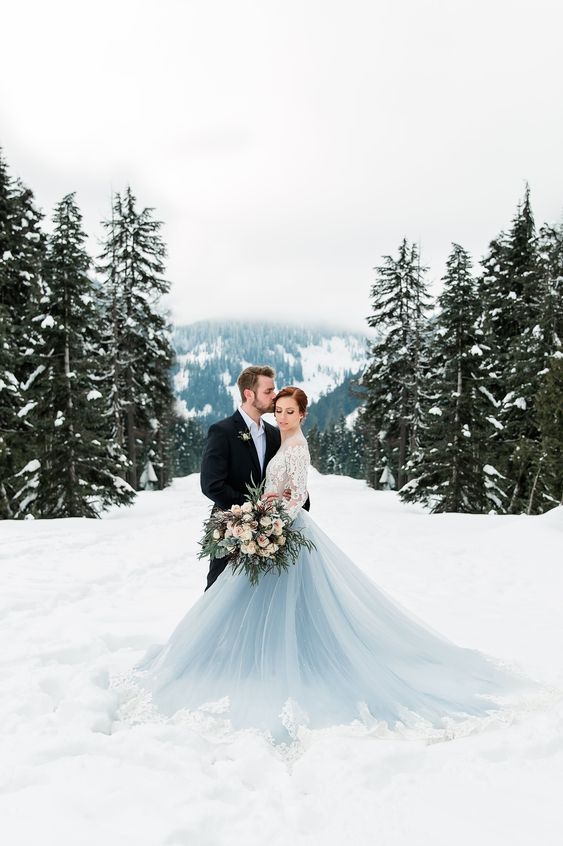 tren pernikahan hits 2019 gaun biru