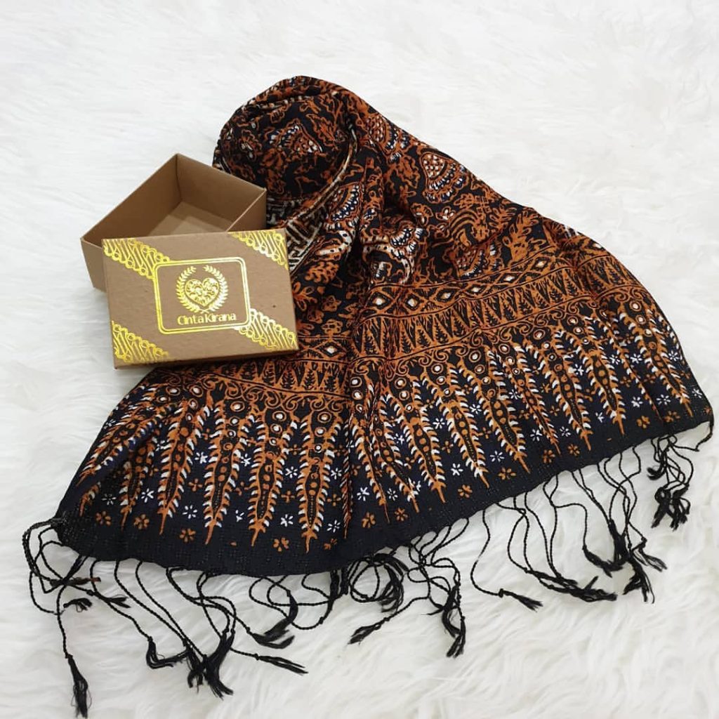 souvenir-pernikahan-syal