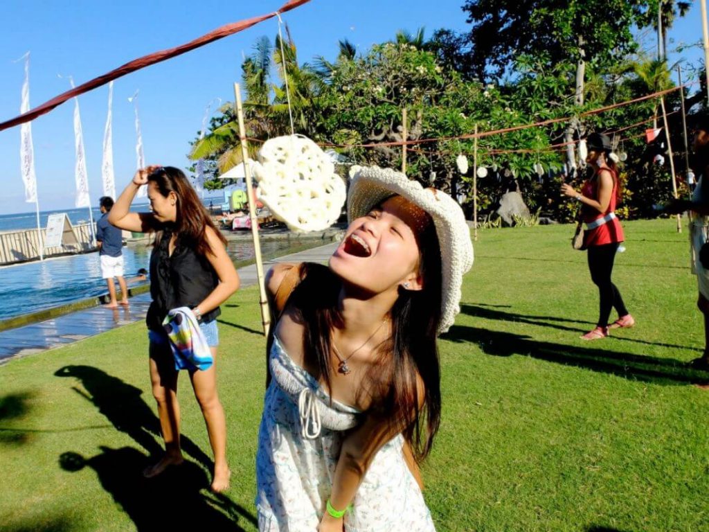 lomba-17-agustus-makan-kerupuk