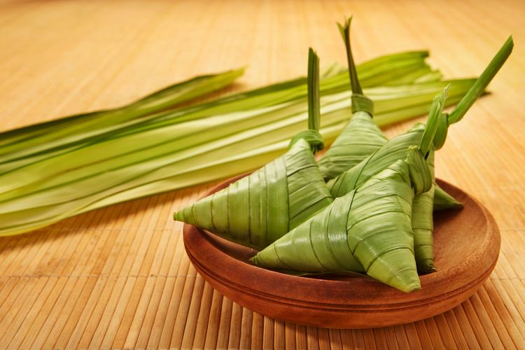 4. Ketupat Sipulut