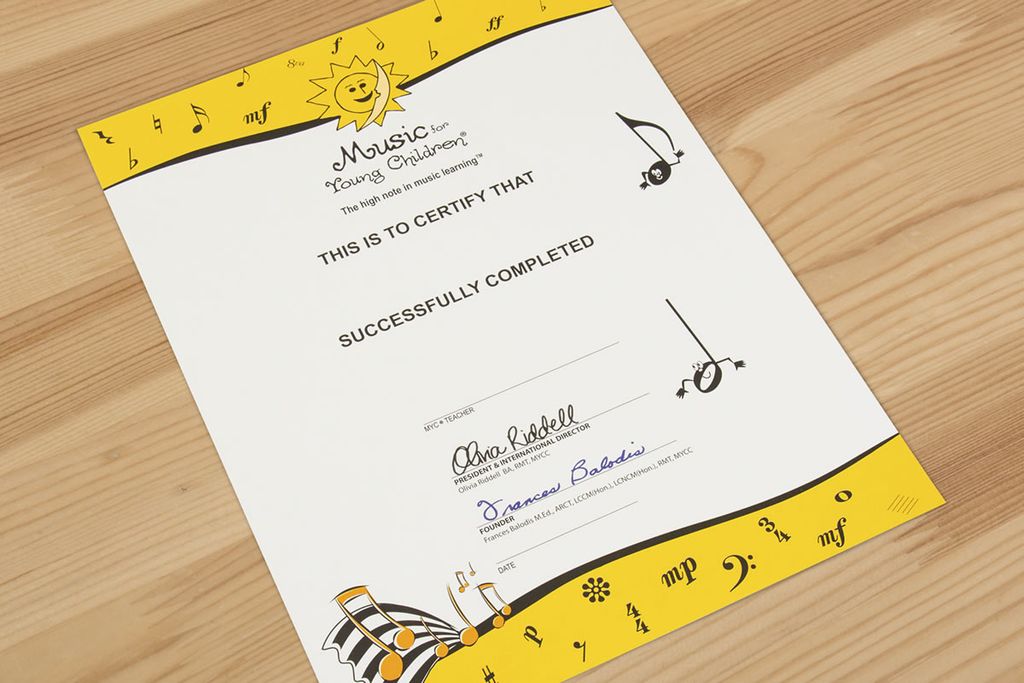Sertifikat pendidikan musik anak dengan desain ceria dan simbol musik.