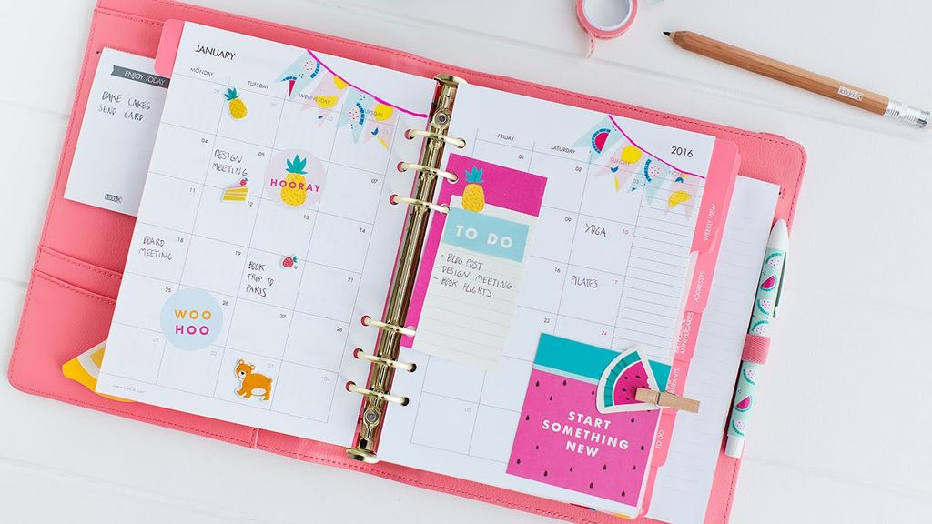 Cetak Buku Agenda Custom: Pilihan Terbaik Hadiah Akhir Tahun yang Berkesan