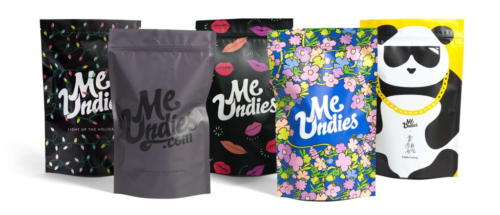 Paket percetakan online MeUndies dengan desain menarik dan beragam.