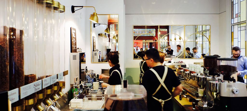 Ide Mendirikan Coffee Shop bagi Pemula dan Strategi Order Kemasan Kopi Branded