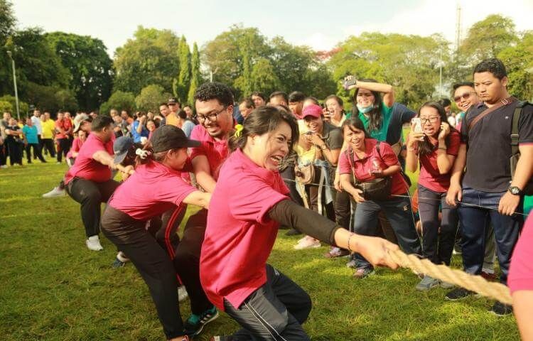 lomba-17-agustus-tarik-tambang