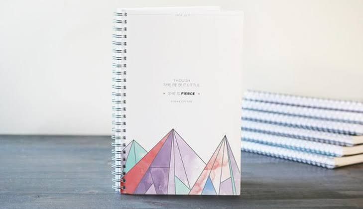 Cetak Buku Agenda Tahun Baru: Pilih Spesifikasi yang Enak Dipakai, Bukan Sekadar Terlihat Bagus