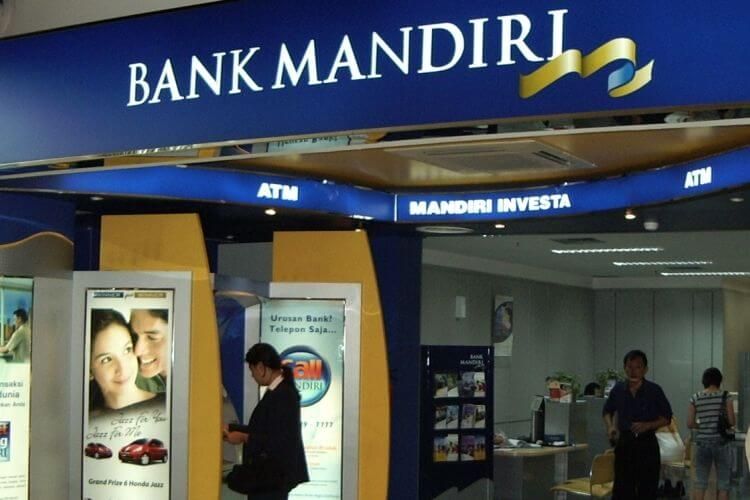 ATM Bank Mandiri dengan layanan investasi dan uang elektronik