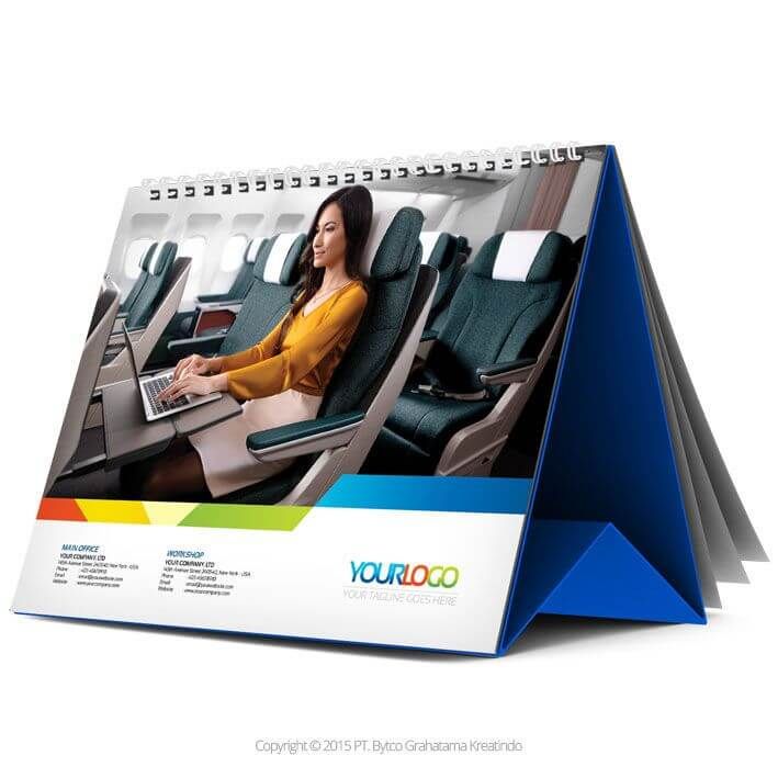 Kalender meja dengan desain profesional dan logo perusahaan.