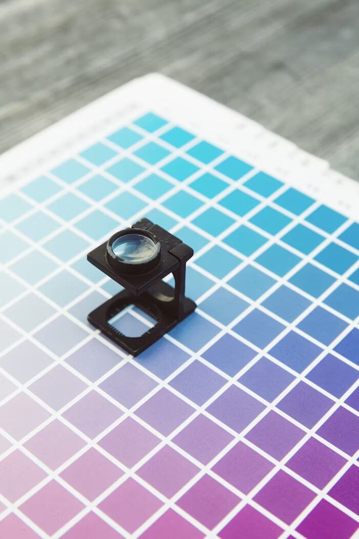 Membuat Konsumen Jatuh Hati Lewat Palet Warna Branding Produk Saat Order Stiker untuk Branding