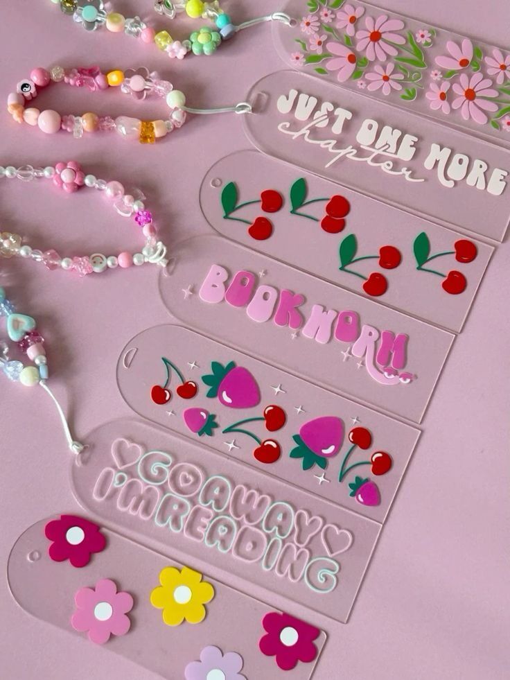 Bookmark pastel dengan desain bunga dan buah, cocok untuk penggemar buku.