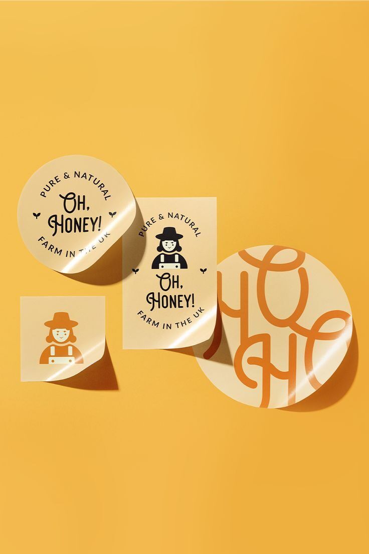 Desain stiker label honey dengan tema alami dan organik.