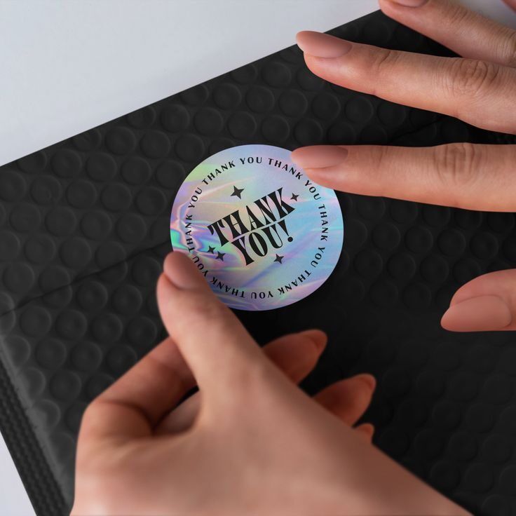 Cetak Stiker Hologram Custom: Panduan Spesifikasi, Biaya, dan Otentikasi Kemasan Mewah