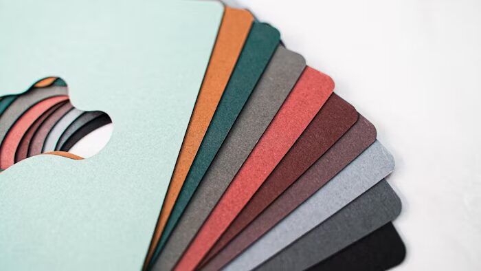 Salah Warna Bisa Bikin Brand Turun Kelas? Panduan Order Stiker untuk Branding yang Lebih Aman