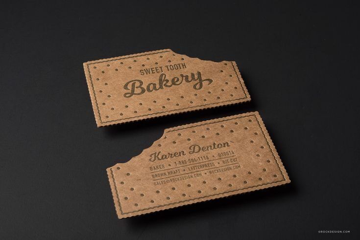 Kartu nama unik bertema kue dengan desain kraft dan pola kek