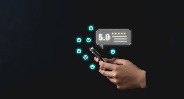 Contoh penempatan testimoni pelanggan pada materi promosi cetak brand