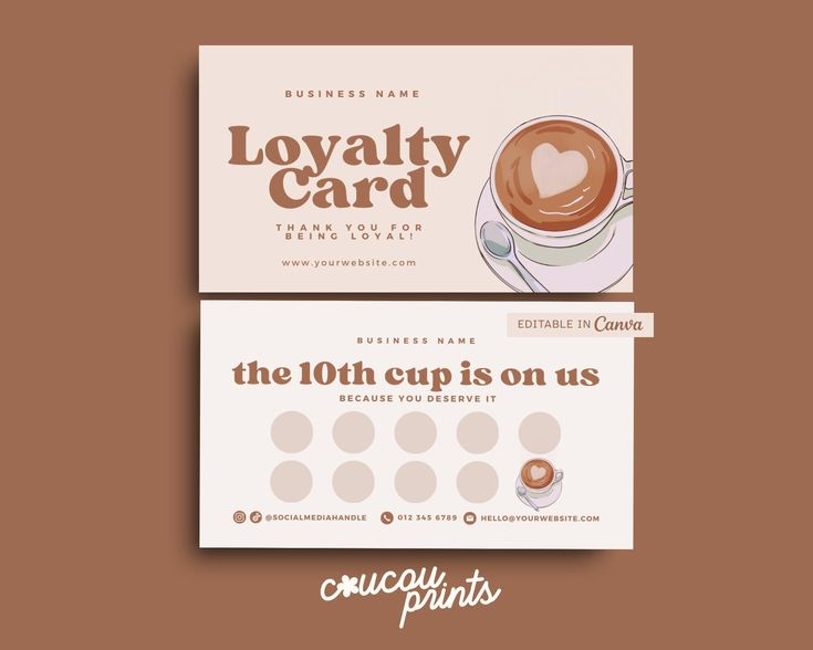 Desain kartu program setia dengan cangkir kopi dan pola titik