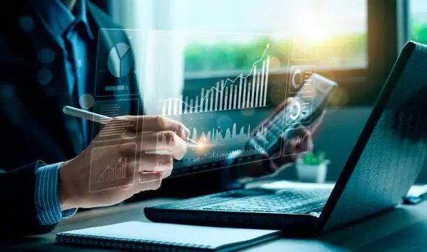 Analisis grafik dan data visual dalam proses percetakan online.