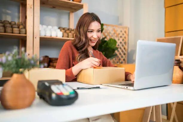 Bikin Produkmu Lebih Dipercaya Lewat Marketing Cetak Budget Minim