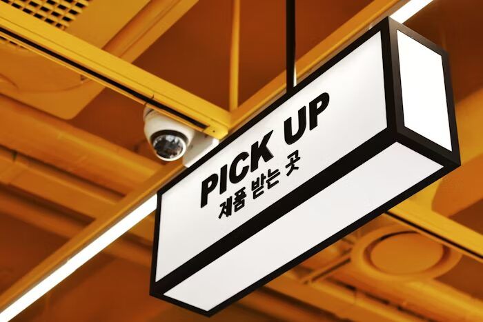Layanan cetak express dan psychological pricing untuk kebutuhan deadline acara