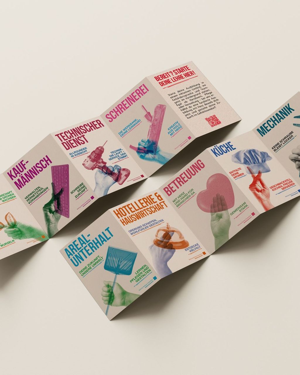 Desain brosur untuk Uprint.id, perusahaan percetakan online di Indonesia.