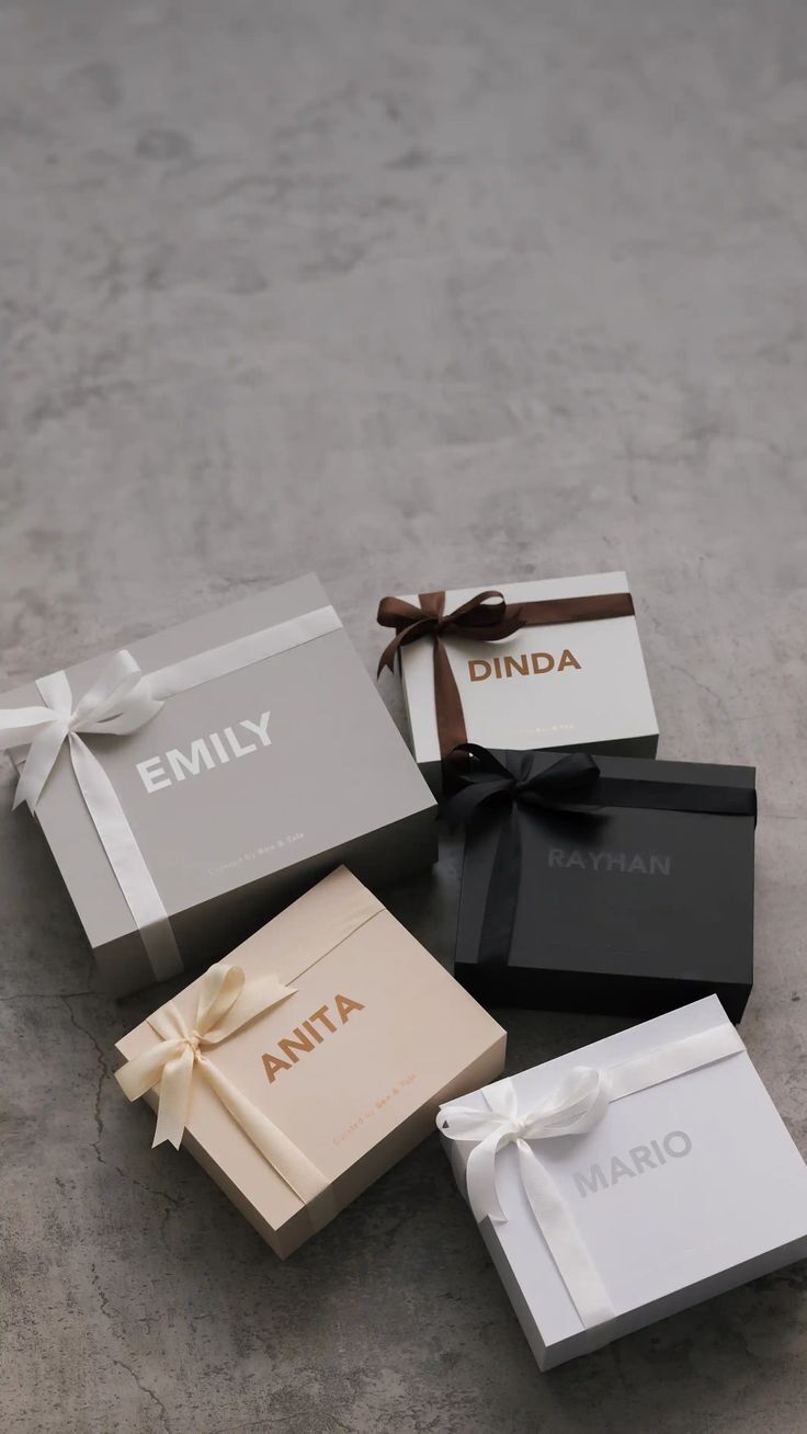 Hard Box Elegan Untuk Hadiah Spesial