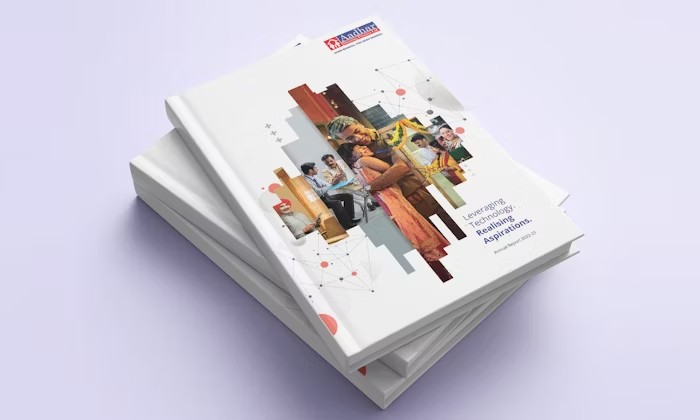 Buku laporan tahunan dengan tema teknologi dan aspirasi