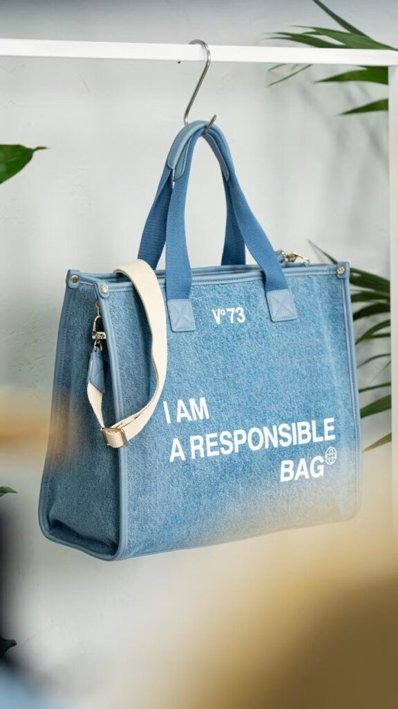 Foto detail gift bag corporate dengan finishing dan struktur tas yang siap digunakan