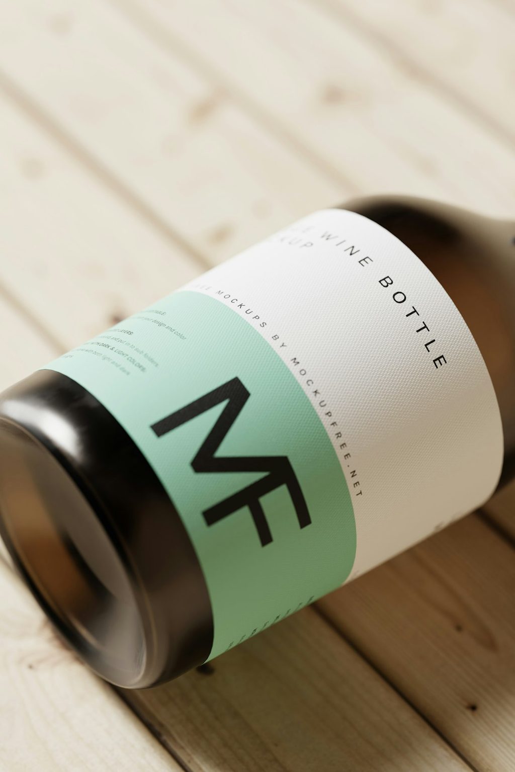 Botol minuman dengan label MF yang menunjukkan contoh label kemasan custom untuk kampanye edisi terbatas.