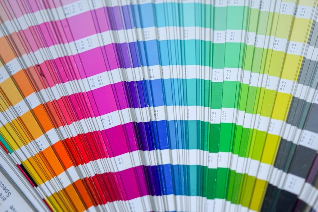 Katalog warna cetak dengan berbagai pilihan warna untuk percetakan online.