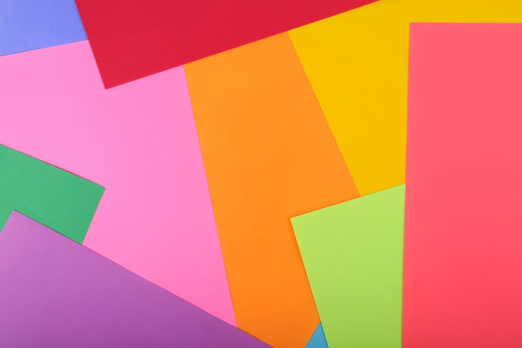 Latar belakang warna cerah dan beragam untuk desain grafis atau percetakan online.