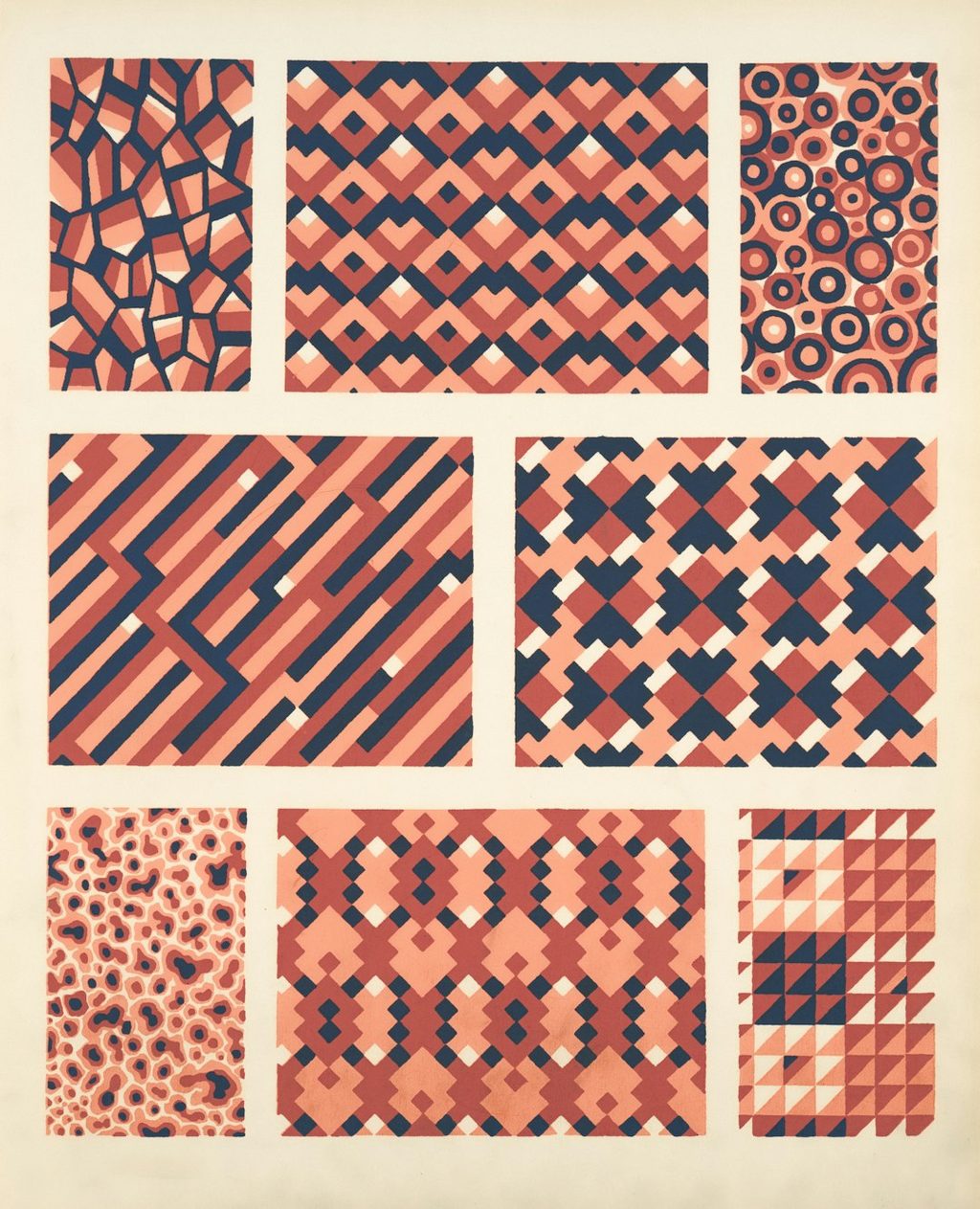 Berbagai desain motif geometris dalam warna merah dan coklat.