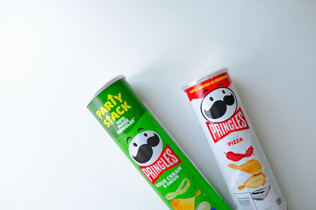 Kemasan Pringles Party Stick dan Pizza dengan desain unik dan menarik.