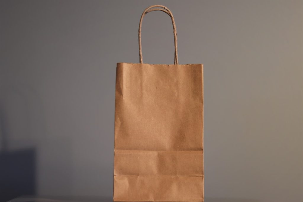 Kantong kraft dengan tali jinjing, produk percetakan online.