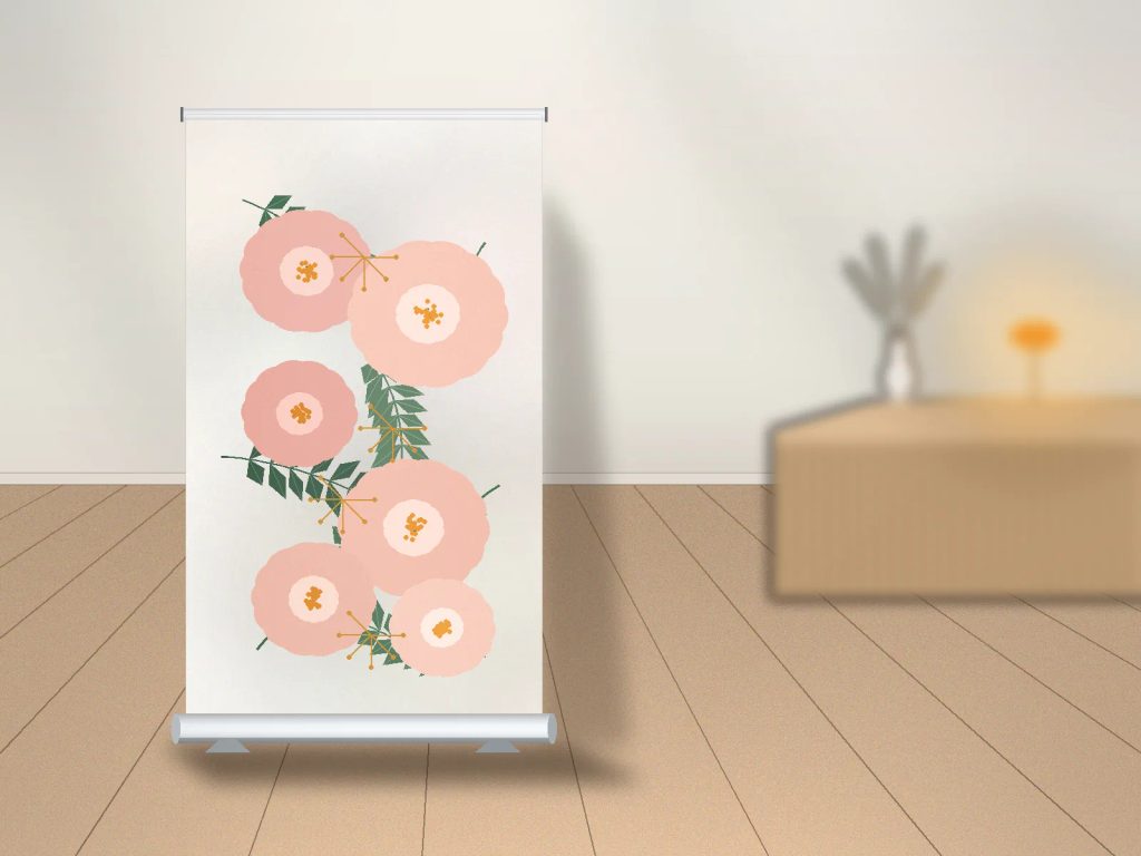 Roll up banner motif floral elegan di booth pameran, mengubah suasana acara dan persepsi brand.