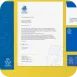 Brosur kertas putih dengan aksen biru di atas latar kuning