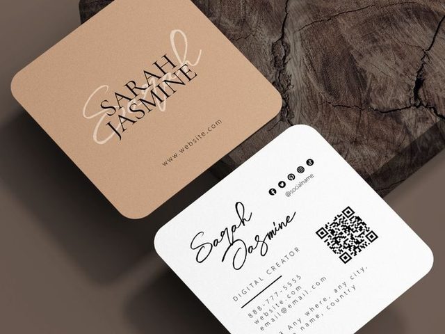 Kartu nama minimalis dengan QR Code dan detail kontak, cocok untuk digital creator.