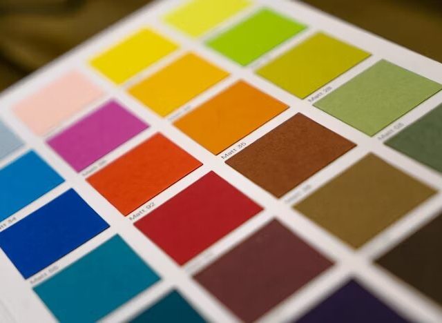 Rahasia Marketer Sukses: Palet Warna Branding Produk untuk Order Stiker dan Media Promosi